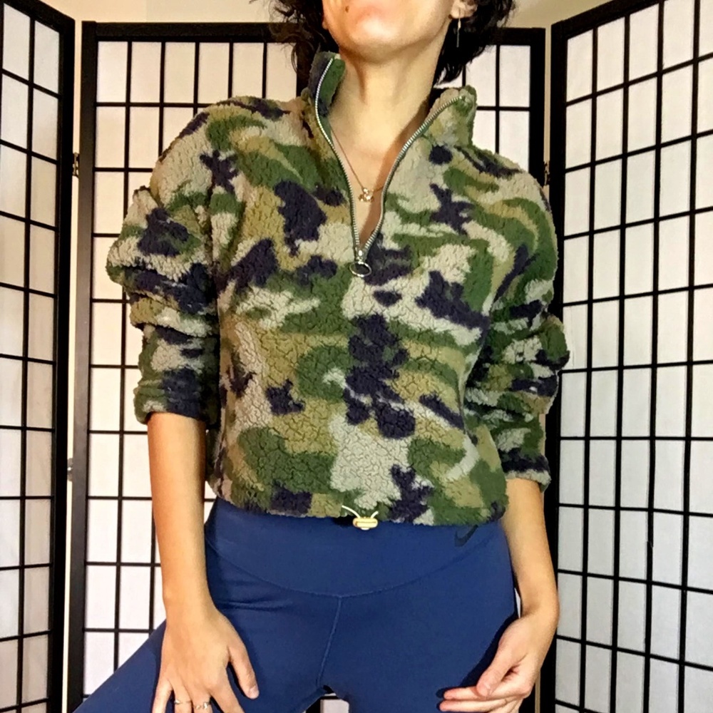 army crop sweater